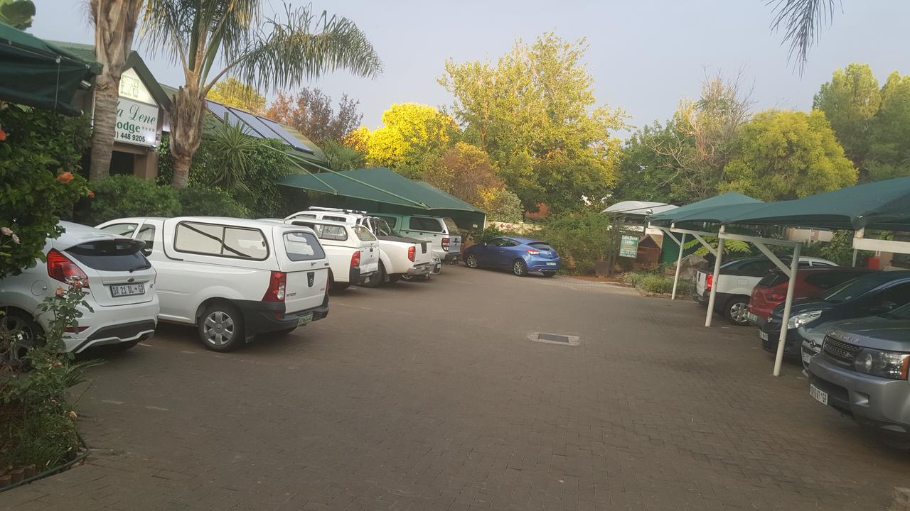 Lala Dene Lodge Bloemfontein Ngoại thất bức ảnh