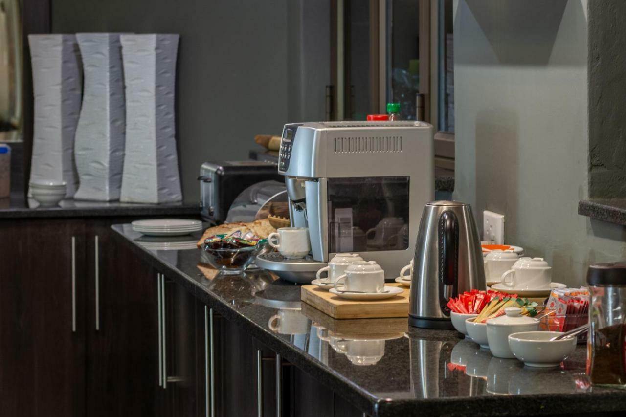 Lala Dene Lodge Bloemfontein Ngoại thất bức ảnh