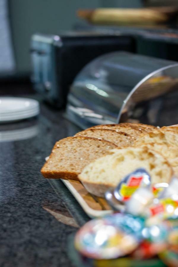 Lala Dene Lodge Bloemfontein Ngoại thất bức ảnh