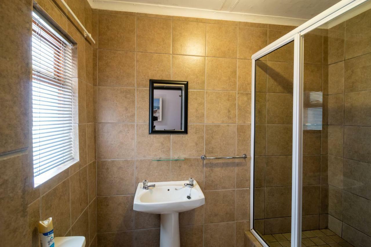 Lala Dene Lodge Bloemfontein Ngoại thất bức ảnh