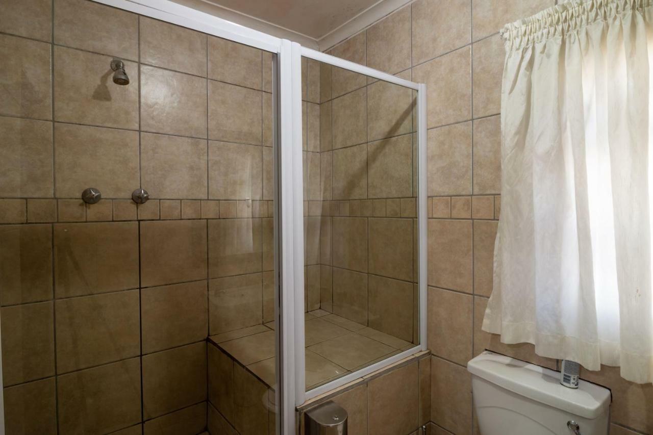 Lala Dene Lodge Bloemfontein Ngoại thất bức ảnh