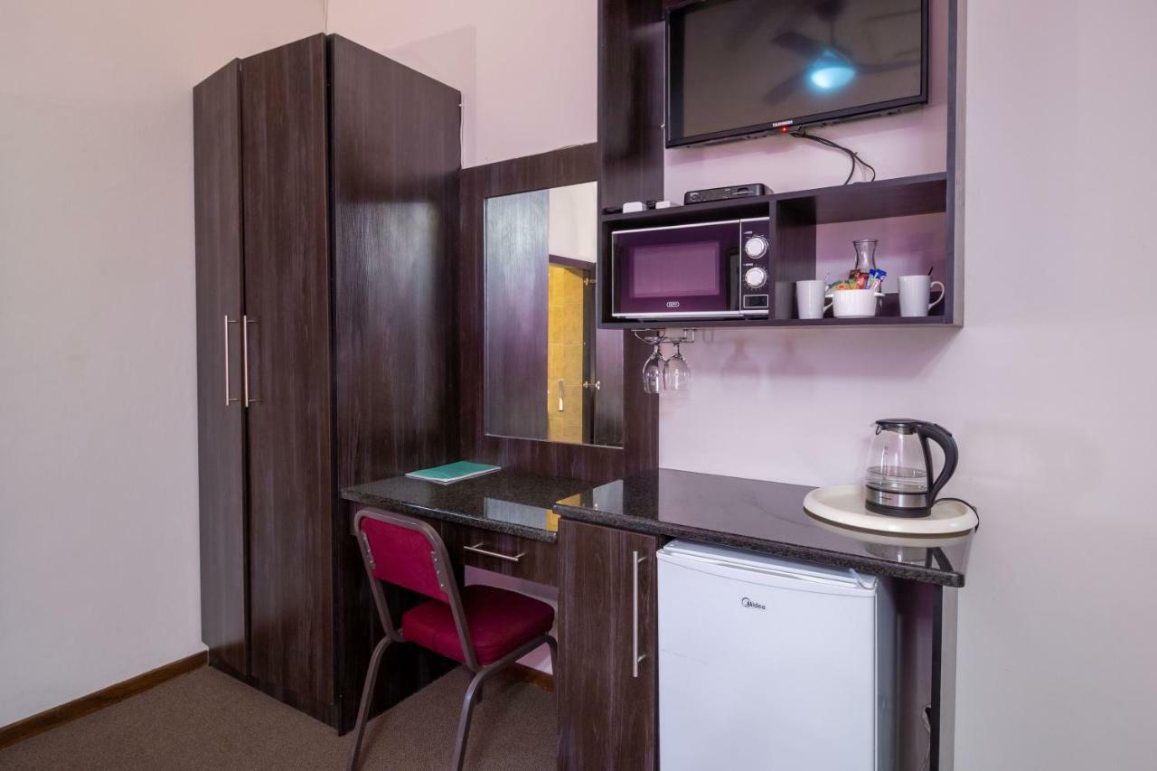 Lala Dene Lodge Bloemfontein Ngoại thất bức ảnh