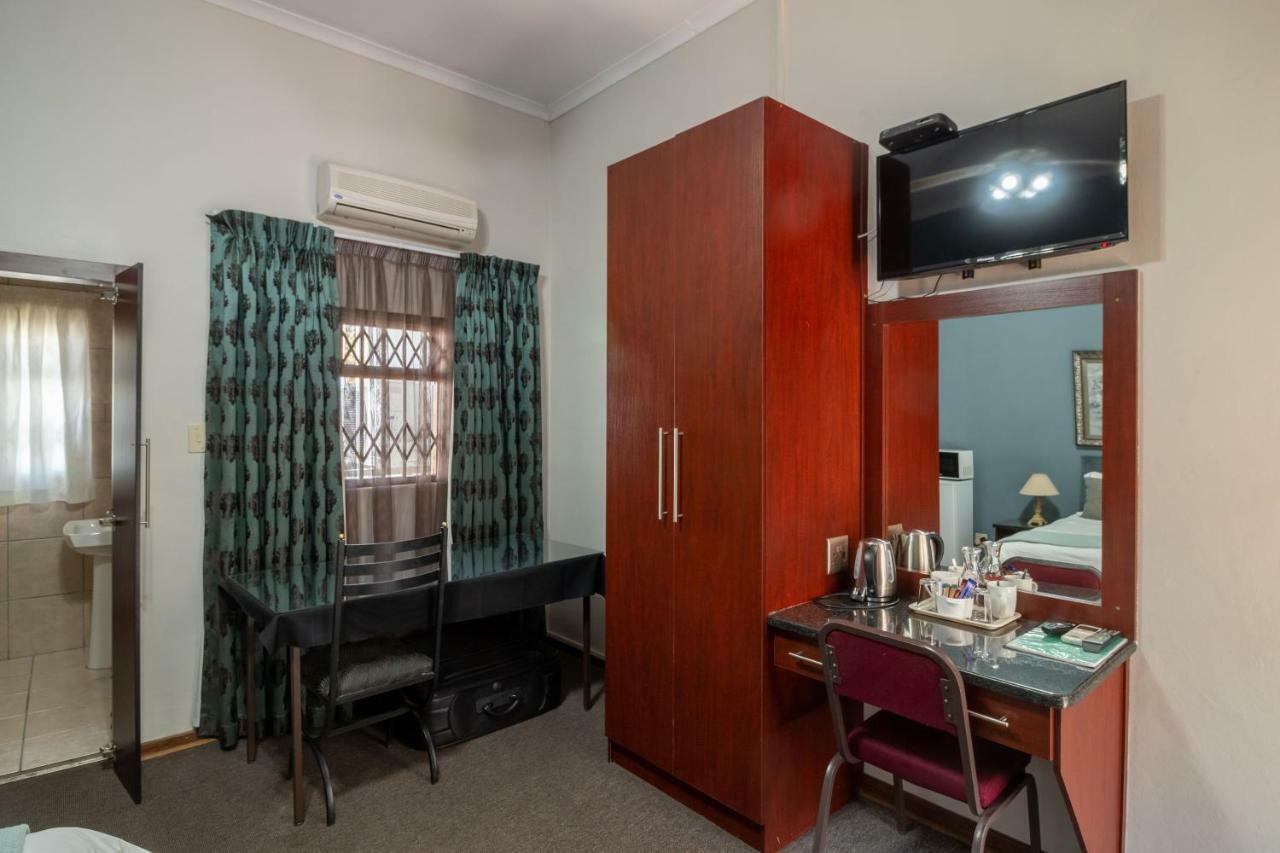 Lala Dene Lodge Bloemfontein Ngoại thất bức ảnh