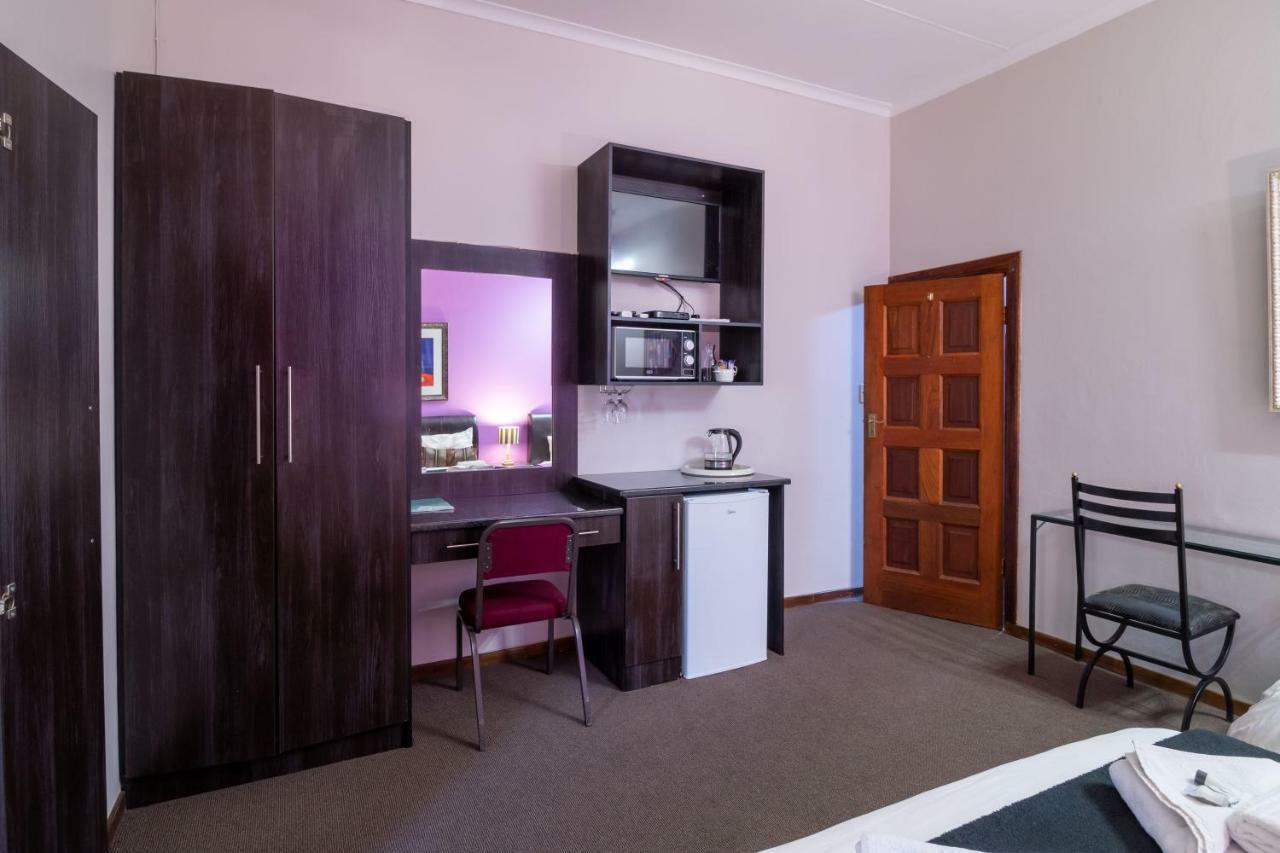 Lala Dene Lodge Bloemfontein Ngoại thất bức ảnh