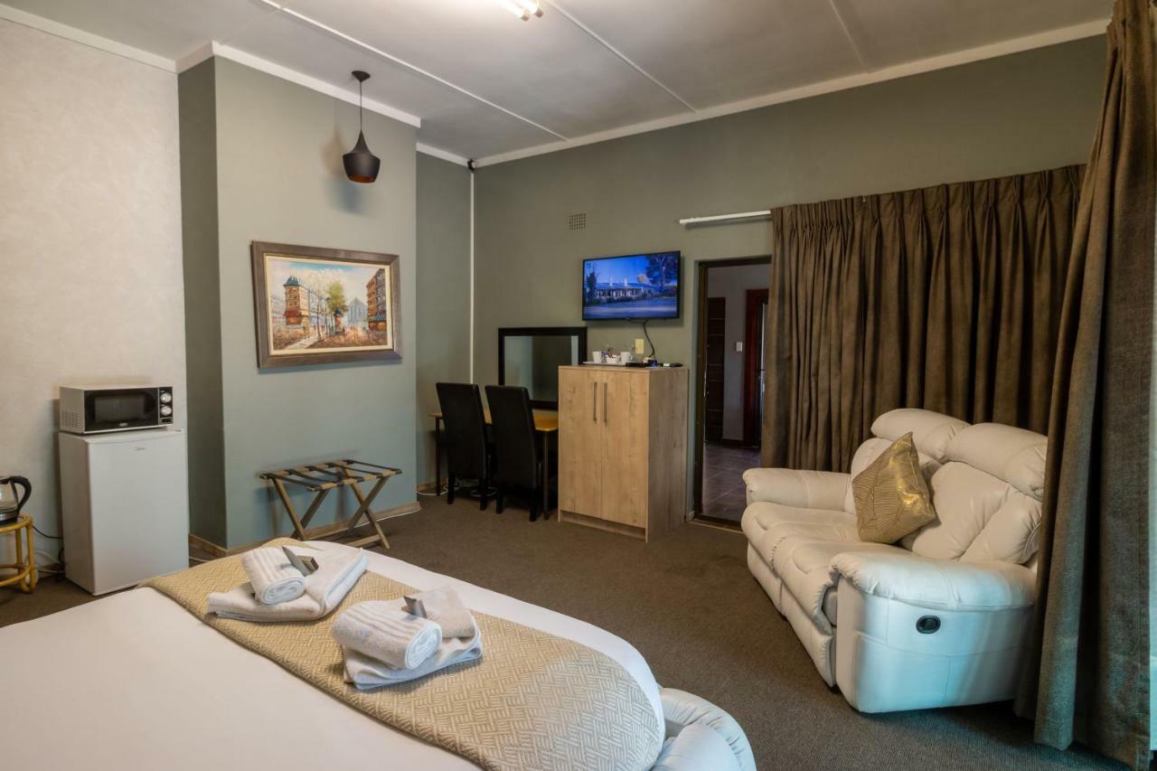 Lala Dene Lodge Bloemfontein Ngoại thất bức ảnh